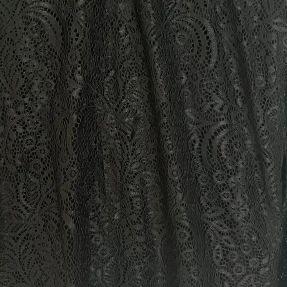 🖤 Cable & Gauge Black Lace Mock Neck Blouse - L/G - Picture 4 of 11